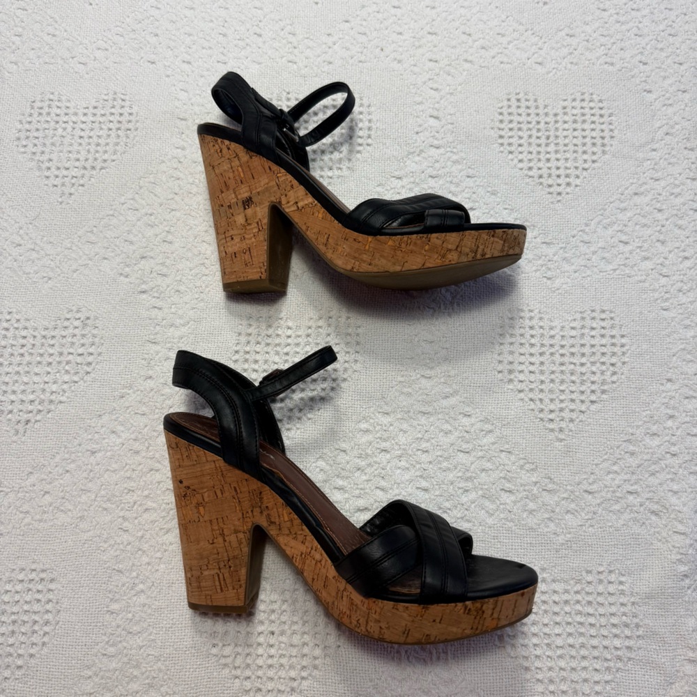 Arizona Jeans Co Black Strappy Chunky Heels (8.5)